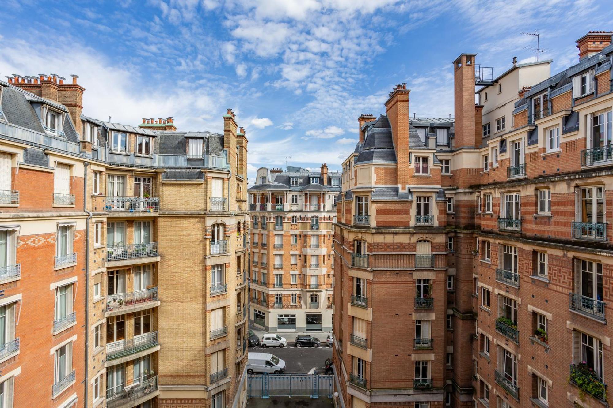 The 15 Place Parigi